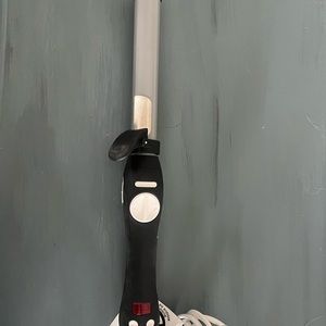 Beachwaver rotating curling iron